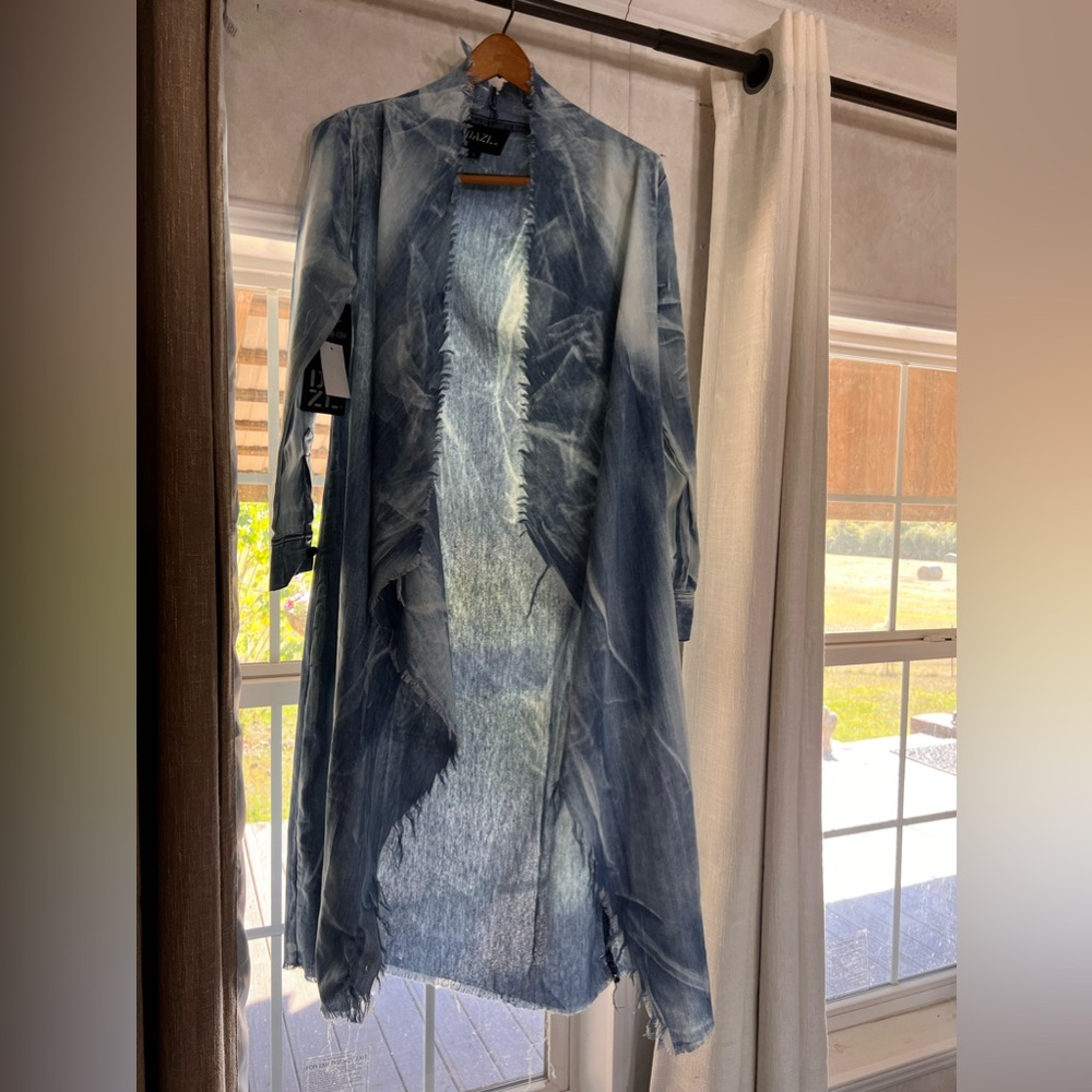 Woman’s‎ NEW denim Dazi Cardigan size small